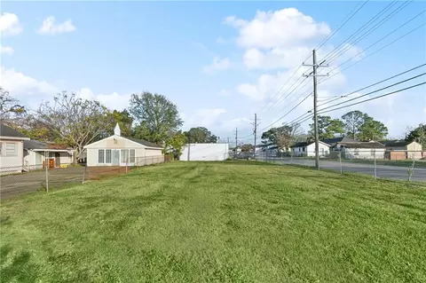 938 Thayer St, New Orleans, LA 70114