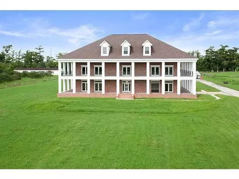 13864 Highway 23, Belle Chasse, LA 70037