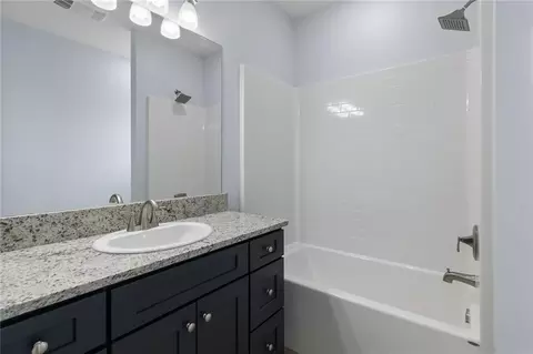 Bath - 435 Pine St, Independence, LA 70443 photo 1 of 2