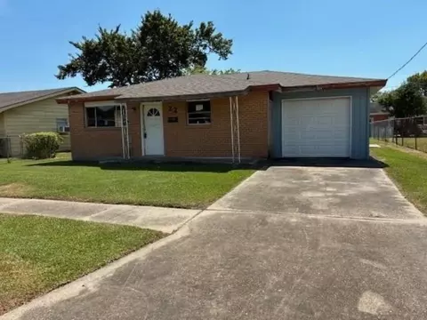 22 Halle Pl, Westwego, LA 70094