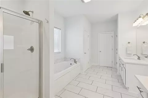 Bath - 205 Cove Pointe Dr, Luling, LA 70070 photo 2 of 5