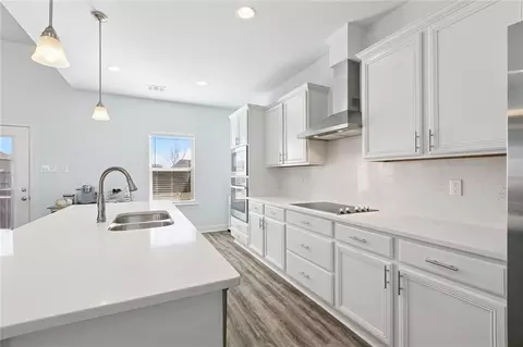 Kitchen - 205 Cove Pointe Dr, Luling, LA 70070 photo 3 of 3