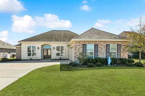 Exterior - 205 Cove Pointe Dr, Luling, LA 70070 photo 2 of 4