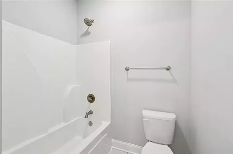 Bath - 205 Cove Pointe Dr, Luling, LA 70070 photo 5 of 5