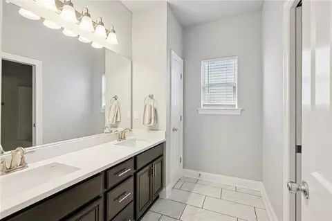 Bath - 205 Cove Pointe Dr, Luling, LA 70070 photo 3 of 5