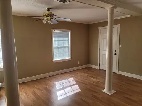 Living - 111 E Queens Dr, Slidell, LA 70458 photo 4 of 4