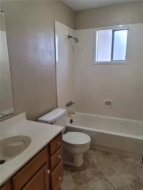 Bath - 111 E Queens Dr, Slidell, LA 70458 photo 3 of 3