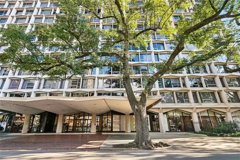 2100 St Charles Ave #7M, New Orleans, LA 70130