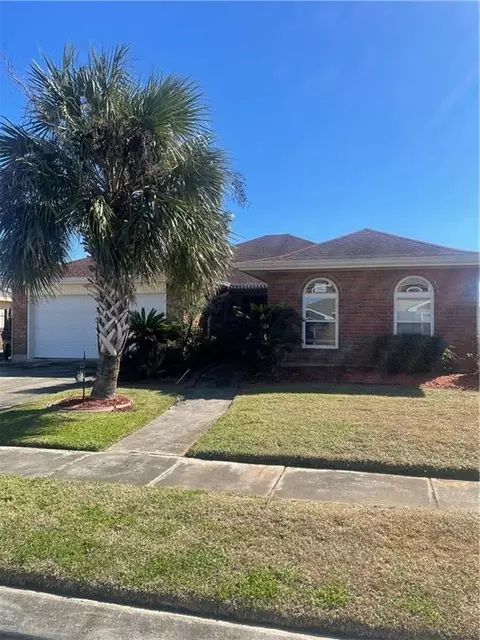 11150 S Idlewood Ct, New Orleans, LA 70128