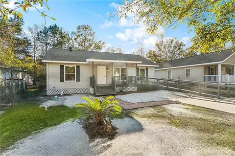 26080 E Beech St, Lacombe, LA 70445