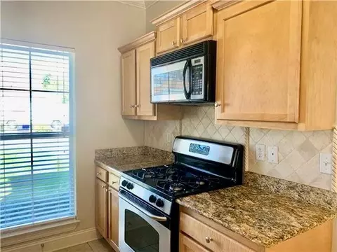 Kitchen - 201 Emerald Oaks Dr, Covington, LA 70433 photo 1 of 3