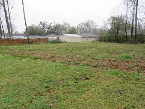 W Magnolia Street, Ponchatoula, LA 70454