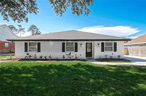 247 Somerset St, Laplace, LA 70068