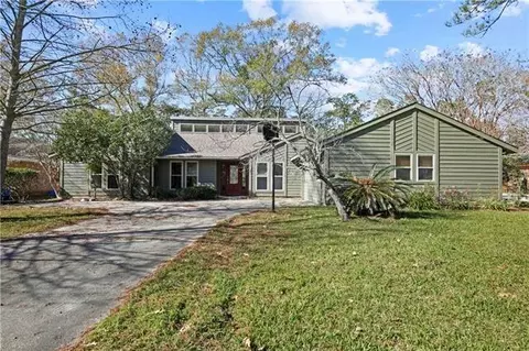 17 Colony Trail Dr, Mandeville, LA 70448