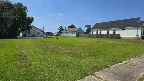 1824 Benjamin St, Arabi, LA 70032