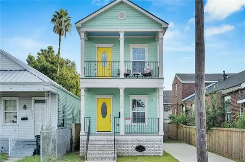 3809 Ulloa St, New Orleans, LA 70119