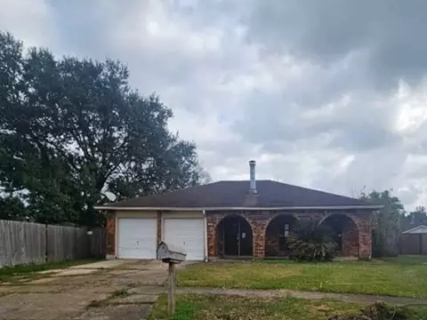 36 Ramon Via, Harvey, LA 70058