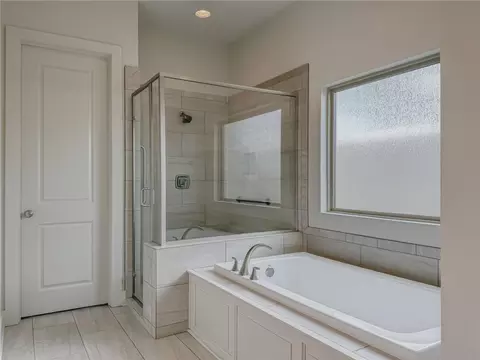 Bath - 413 Tiger Ave, Covington, LA 70433 photo 3 of 3