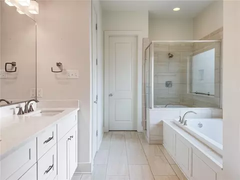 Bath - 413 Tiger Ave, Covington, LA 70433 photo 2 of 3