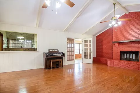 Living - 664 Central Ave, Reserve, LA 70084 photo 2 of 6