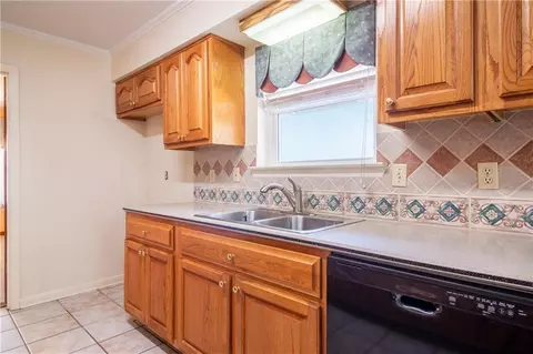 Kitchen - 664 Central Ave, Reserve, LA 70084 photo 3 of 3