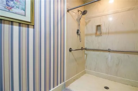 Bath - 664 Central Ave, Reserve, LA 70084 photo 1 of 5