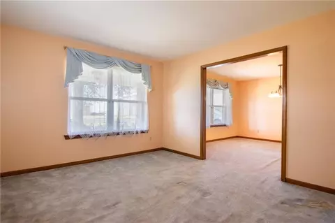 Living - 664 Central Ave, Reserve, LA 70084 photo 4 of 6