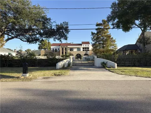 137 Midway Dr, River Ridge, LA 70123