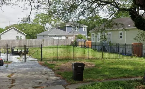 4527 Paris Ave, New Orleans, LA 70122