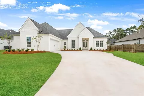 720 Elise Ln, Madisonville, LA 70447