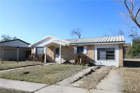 377 Shadow Ln, Laplace, LA 70068