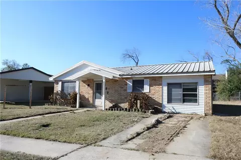 377 Shadow Ln, Laplace, LA 70068