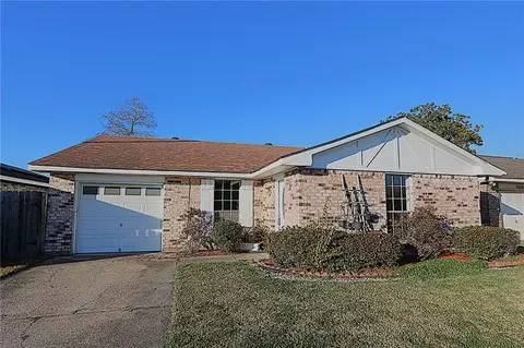 5020 Eden Roc Dr, Marrero, LA 70072