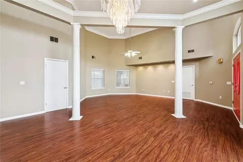 Living - 513 Maryland Dr, Luling, LA 70070 photo 1 of 8