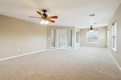 Living - 513 Maryland Dr, Luling, LA 70070 photo 7 of 8