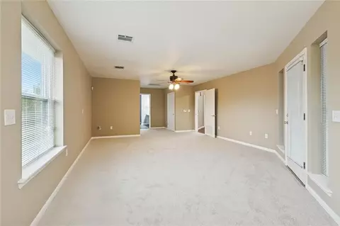 Living - 513 Maryland Dr, Luling, LA 70070 photo 8 of 8