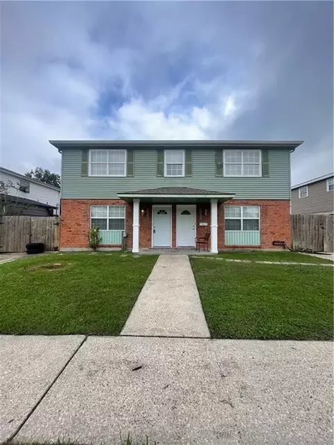 2421 23 Octavia Dr, Chalmette, LA 70043