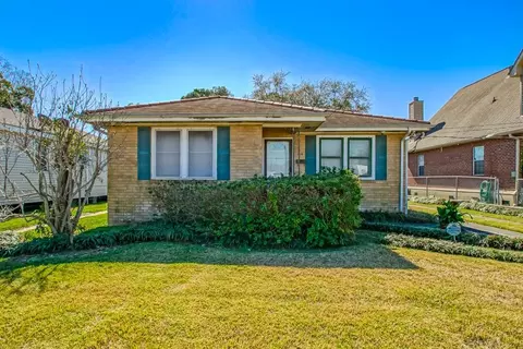 1112 Kepler St, Gretna, LA 70053