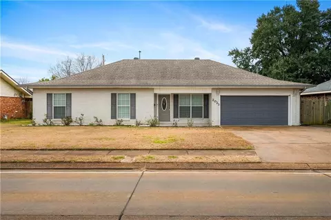 2023 Memorial Dr, Alexandria, LA 71301
