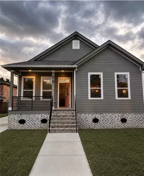 79 W Chalmette Cir, Chalmette, LA 70043
