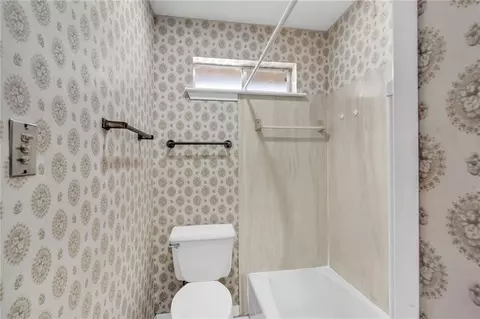 Bath - 14 Zee Ann Dr, Luling, LA 70070 photo 3 of 3