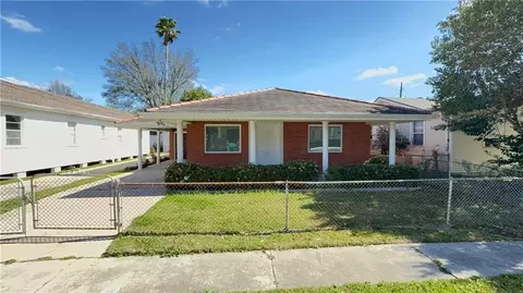 545 Maple Ave, Harvey, LA 70058