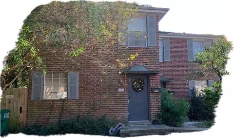 2100 02 Caswell Ln, Metairie, LA 70001