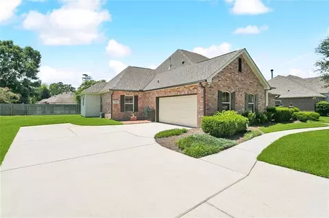 Exterior - 424 Dockside Dr, Slidell, LA 70461 photo 2 of 7