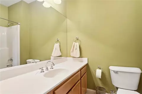 Bath - 424 Dockside Dr, Slidell, LA 70461 photo 3 of 5