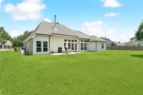 Exterior - 424 Dockside Dr, Slidell, LA 70461 photo 4 of 7