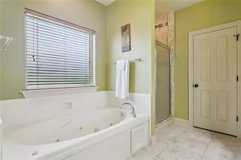 Bath - 424 Dockside Dr, Slidell, LA 70461 photo 2 of 5