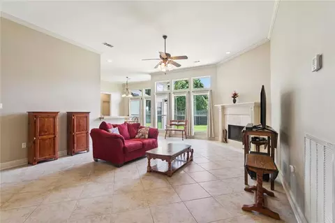 Living - 424 Dockside Dr, Slidell, LA 70461 photo 2 of 4