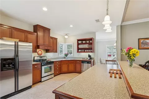 Kitchen - 47087 Rivergate Dr, Robert, LA 70455 photo 2 of 3
