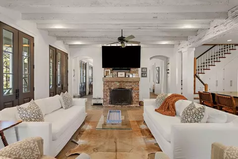 Living - 74550 River Rd, Covington, LA 70435 photo 5 of 7